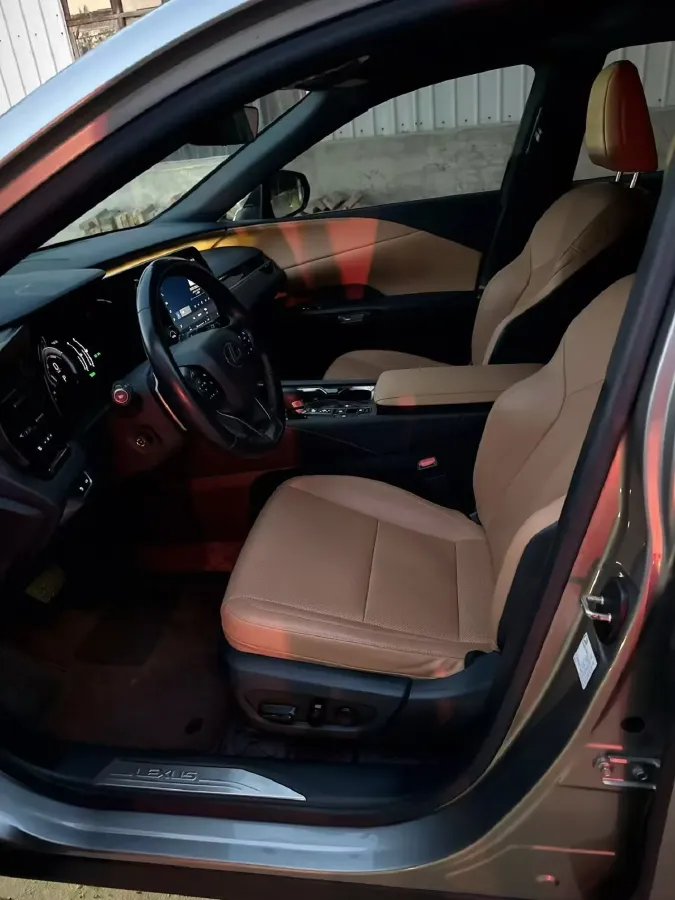 2023 Lexus RX 2.5L 189HP L4 E-CVT Hybrid,autocango,china used car exporter,china ev exporter,chinese used car exporter,chinese used ev exporter