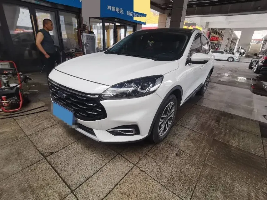 2020 Ford Escape 2.0T 248HP L4 8AT,autocango,china used car exporter,china ev exporter,chinese used car exporter,chinese used ev exporter