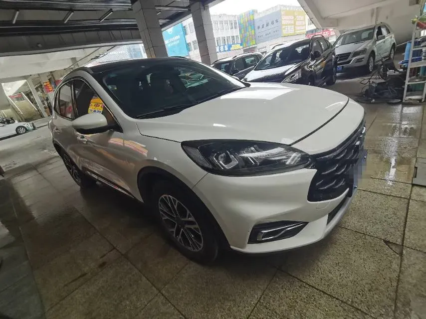 2020 Ford Escape 2.0T 248HP L4 8AT,autocango,china used car exporter,china ev exporter,chinese used car exporter,chinese used ev exporter