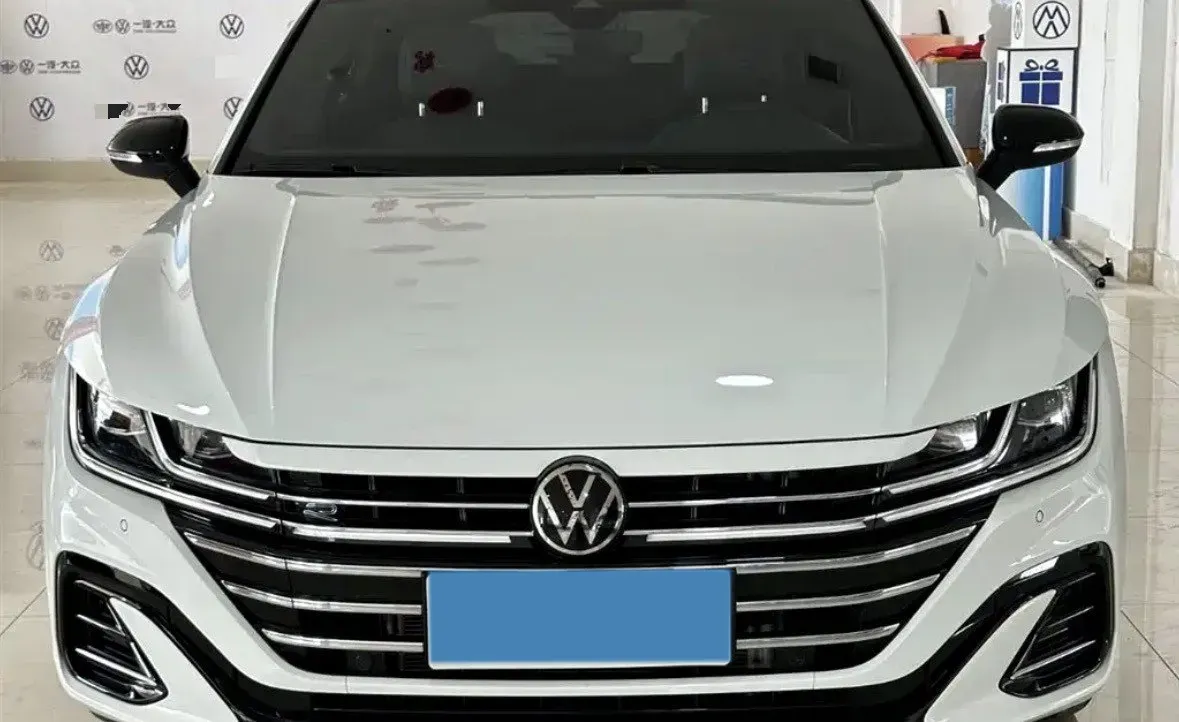 2025 Volkswagen CC 2.0T 220HP L4 7DCT,autocango,china used car exporter,china ev exporter,chinese used car exporter,chinese used ev exporter