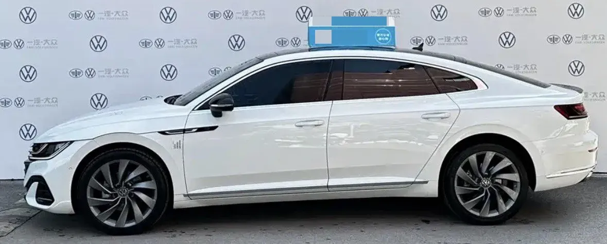2025 Volkswagen CC 2.0T 220HP L4 7DCT,autocango,china used car exporter,china ev exporter,chinese used car exporter,chinese used ev exporter