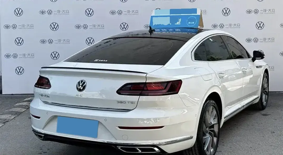 2025 Volkswagen CC 2.0T 220HP L4 7DCT,autocango,china used car exporter,china ev exporter,chinese used car exporter,chinese used ev exporter