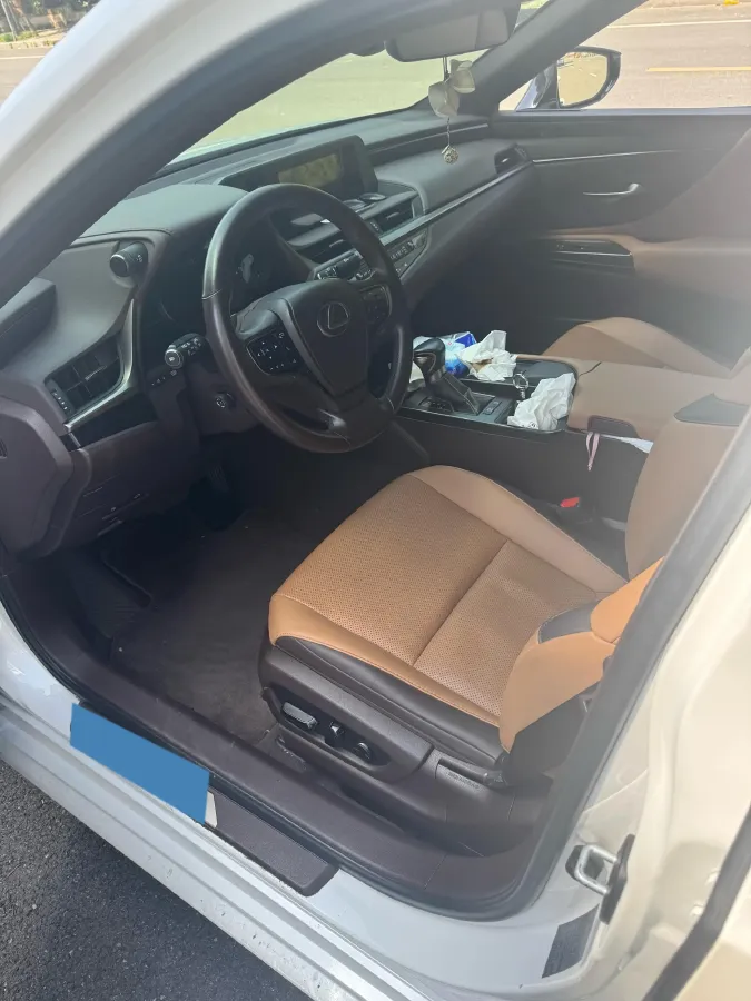 2020 Lexus ES 2.0L 173HP L4 CVT,autocango,china used car exporter,china ev exporter,chinese used car exporter,chinese used ev exporter