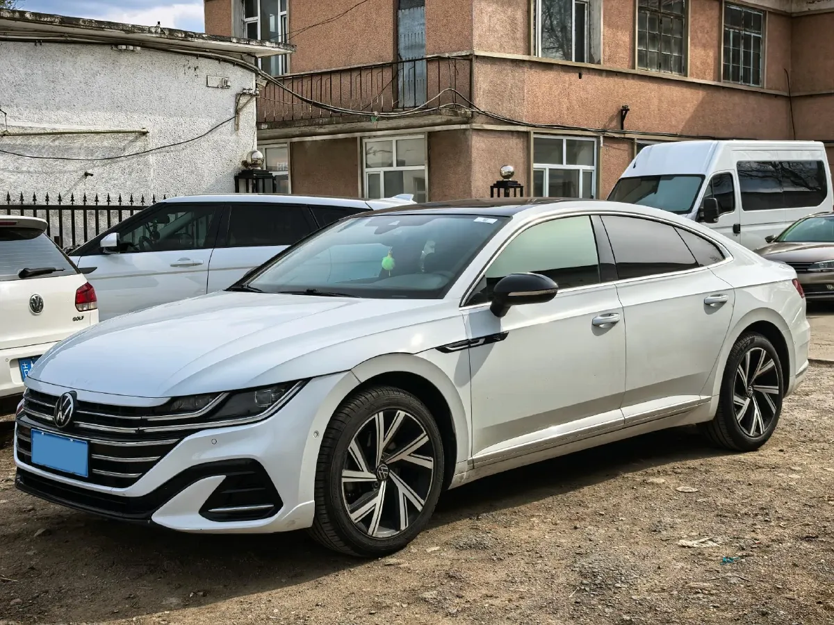 2021 Volkswagen CC 2.0T 220HP L4 7DCT,autocango,china used car exporter,china ev exporter,chinese used car exporter,chinese used ev exporter