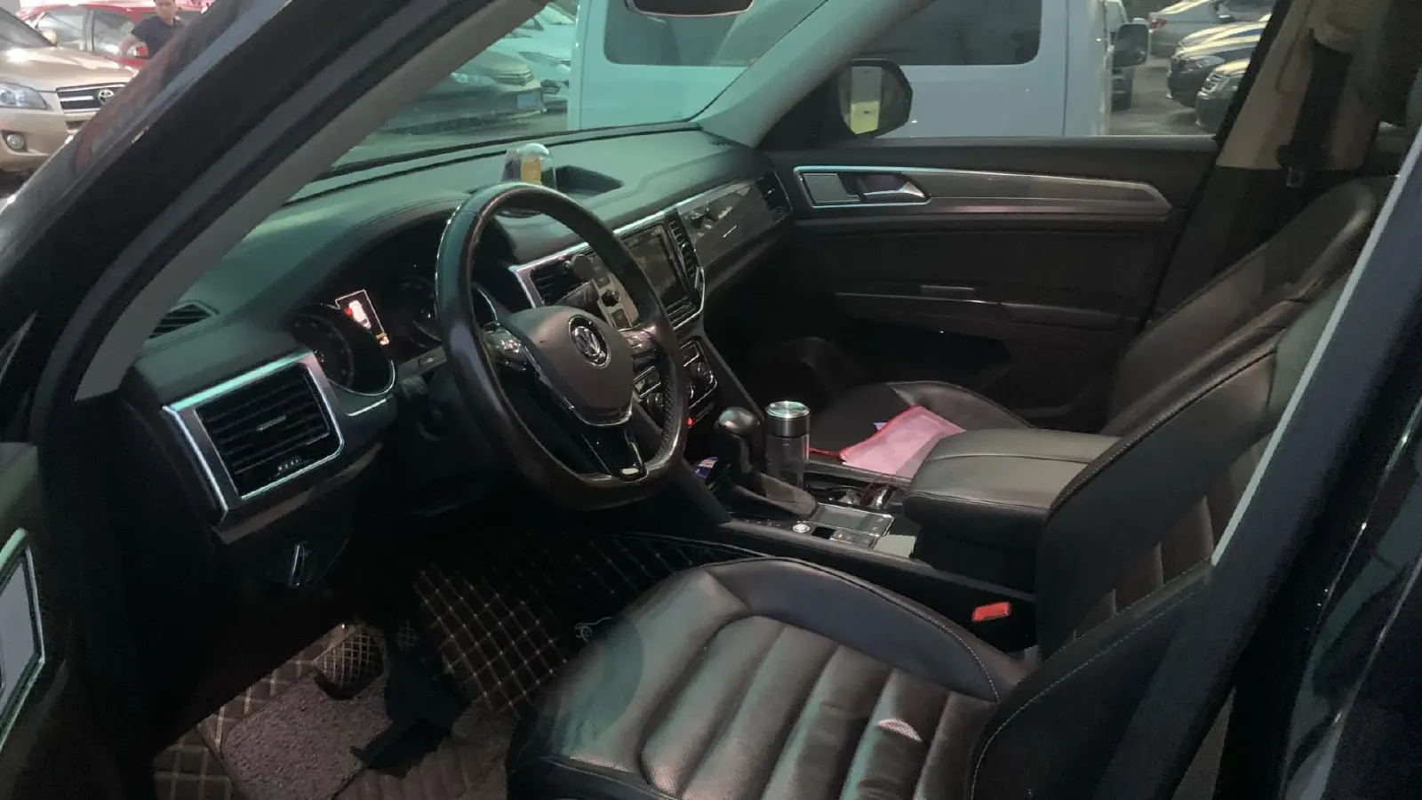 2019 Volkswagen Teramont 2.0T 186HP L4 7DCT,autocango,china used car exporter,china ev exporter,chinese used car exporter,chinese used ev exporter