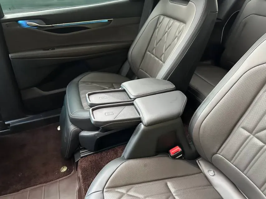 2025 Ford Edge 2.0T 252HP L4 8AT,autocango,china used car exporter,china ev exporter,chinese used car exporter,chinese used ev exporter