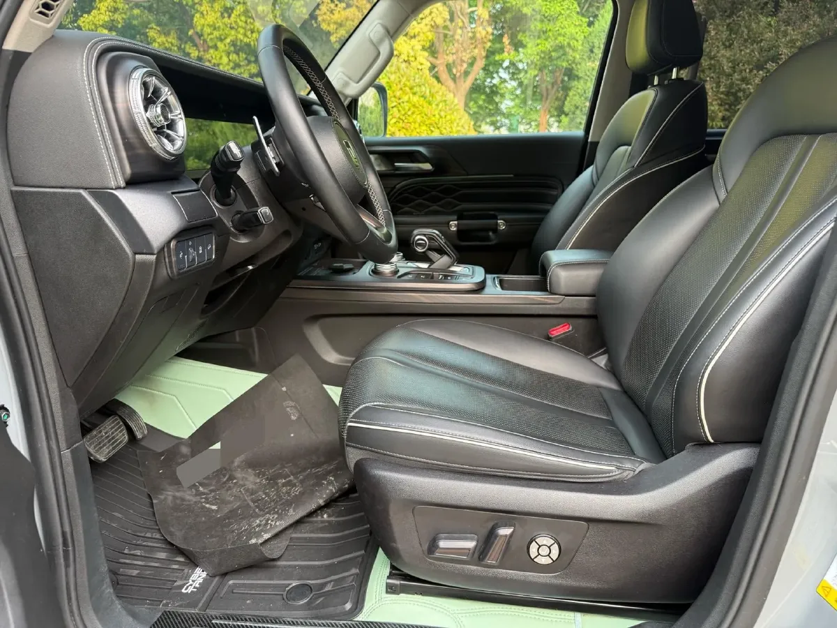 2021 Tank 300 2.0T 227HP L4 8AT,autocango,china used car exporter,china ev exporter,chinese used car exporter,chinese used ev exporter