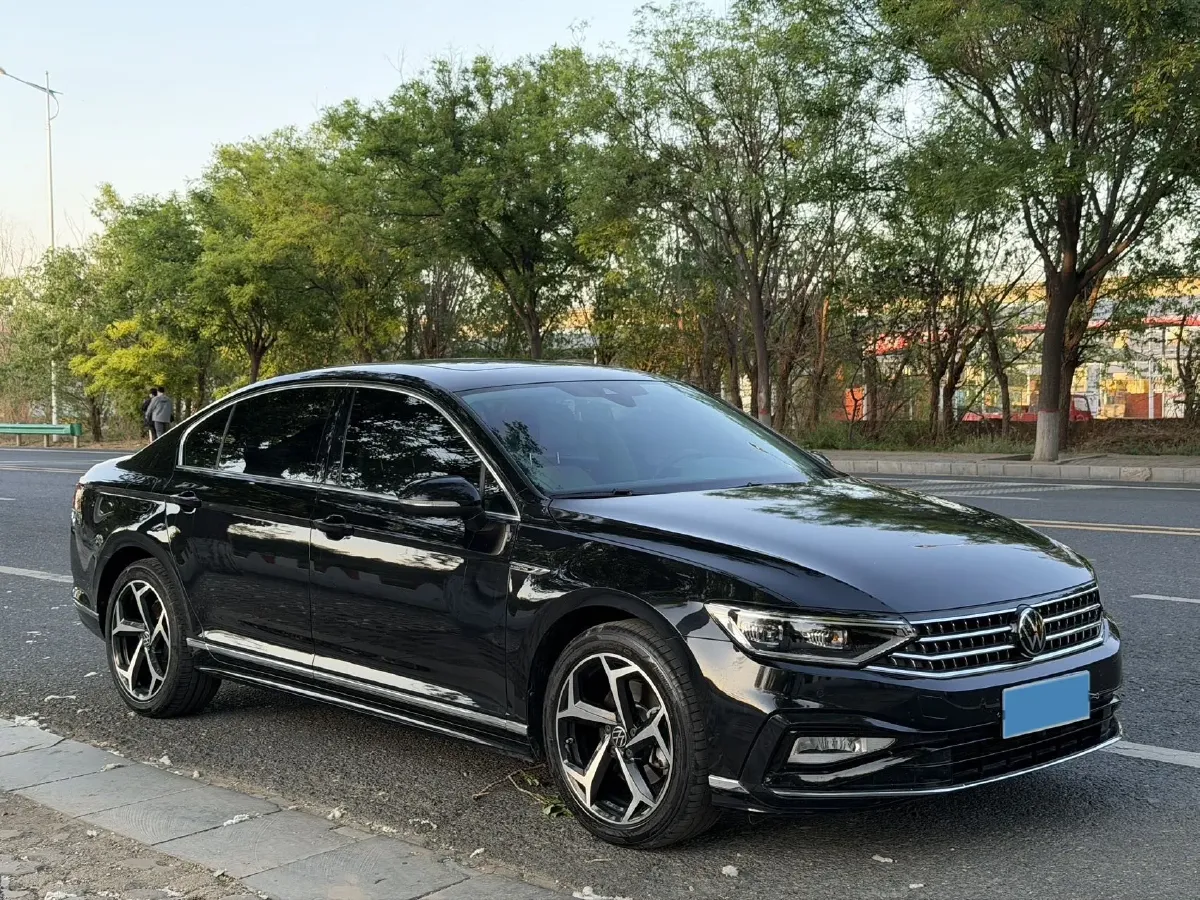 2024 Volkswagen Magotan 2.0T 186HP L4 7DCT,autocango,china used car exporter,china ev exporter,chinese used car exporter,chinese used ev exporter