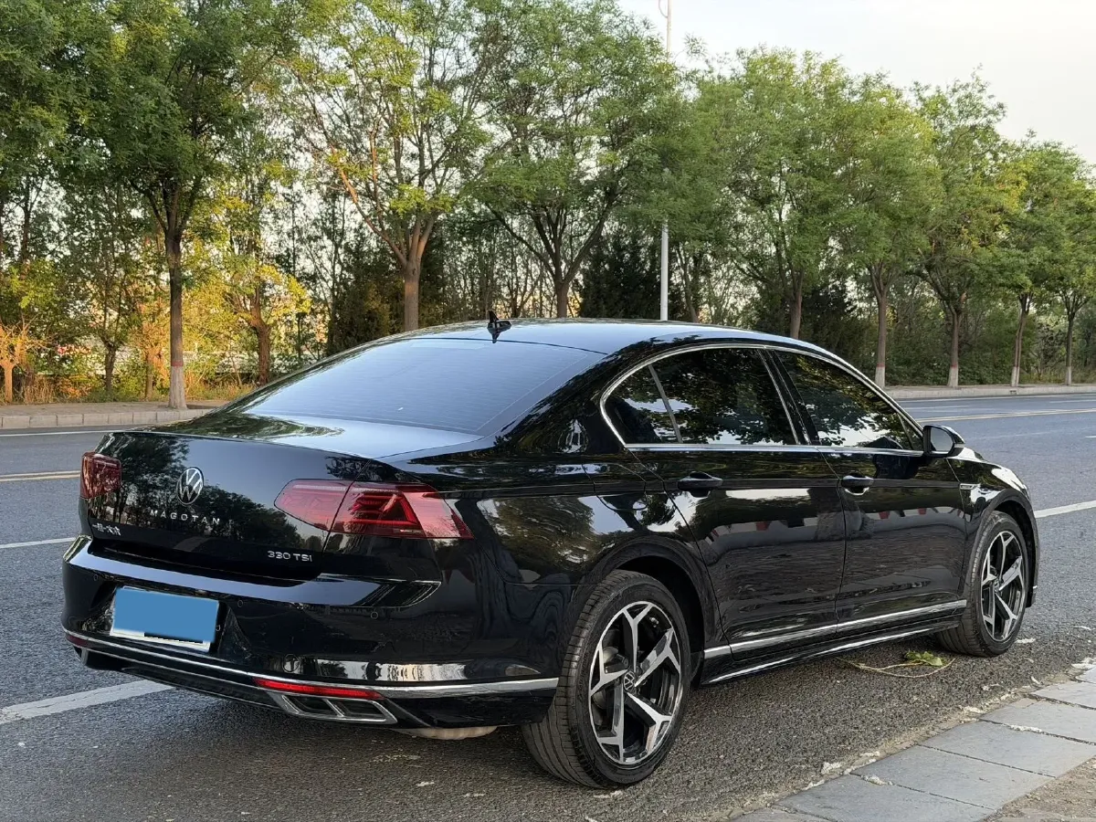 2024 Volkswagen Magotan 2.0T 186HP L4 7DCT,autocango,china used car exporter,china ev exporter,chinese used car exporter,chinese used ev exporter