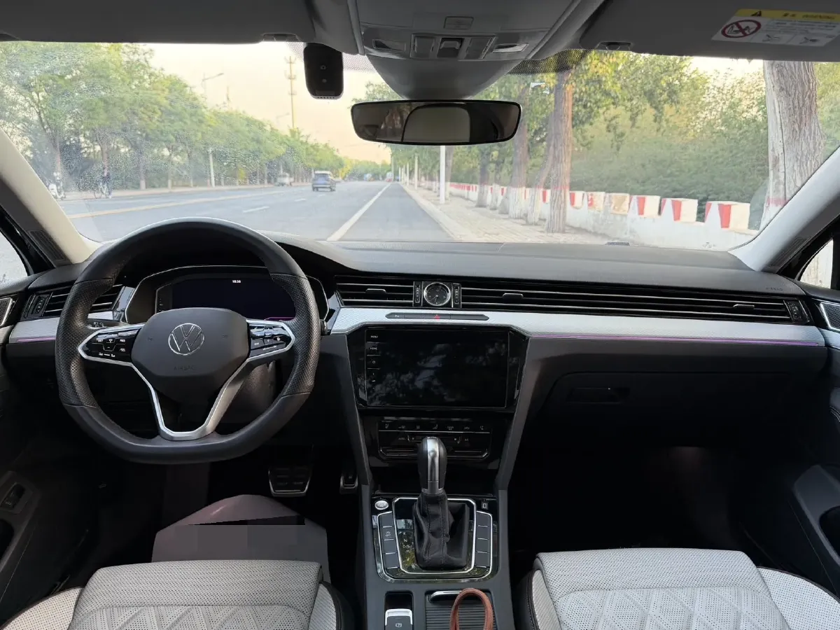 2024 Volkswagen Magotan 2.0T 186HP L4 7DCT,autocango,china used car exporter,china ev exporter,chinese used car exporter,chinese used ev exporter