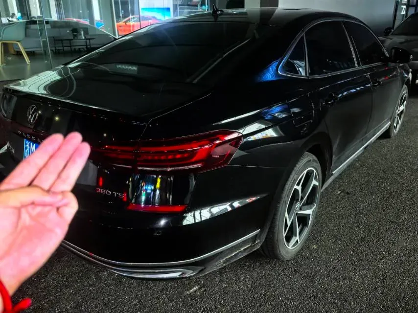 2025 Volkswagen Passat 2.0T 220HP L4 7DCT,autocango,china used car exporter,china ev exporter,chinese used car exporter,chinese used ev exporter