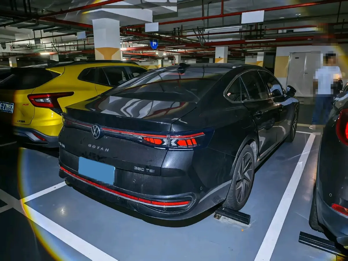 2026 Volkswagen Magotan 2.0T 220HP L4 7DCT,autocango,china used car exporter,china ev exporter,chinese used car exporter,chinese used ev exporter