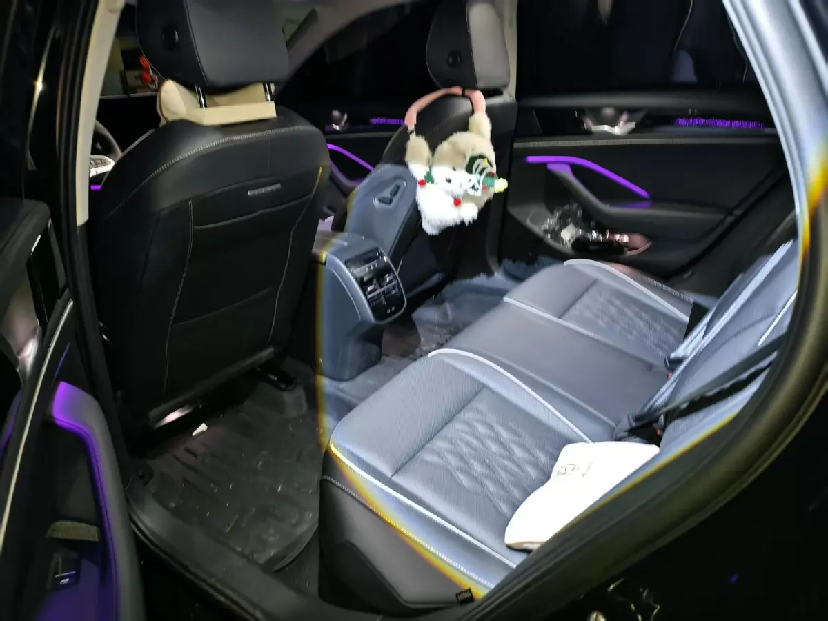 2026 Volkswagen Magotan 2.0T 220HP L4 7DCT,autocango,china used car exporter,china ev exporter,chinese used car exporter,chinese used ev exporter