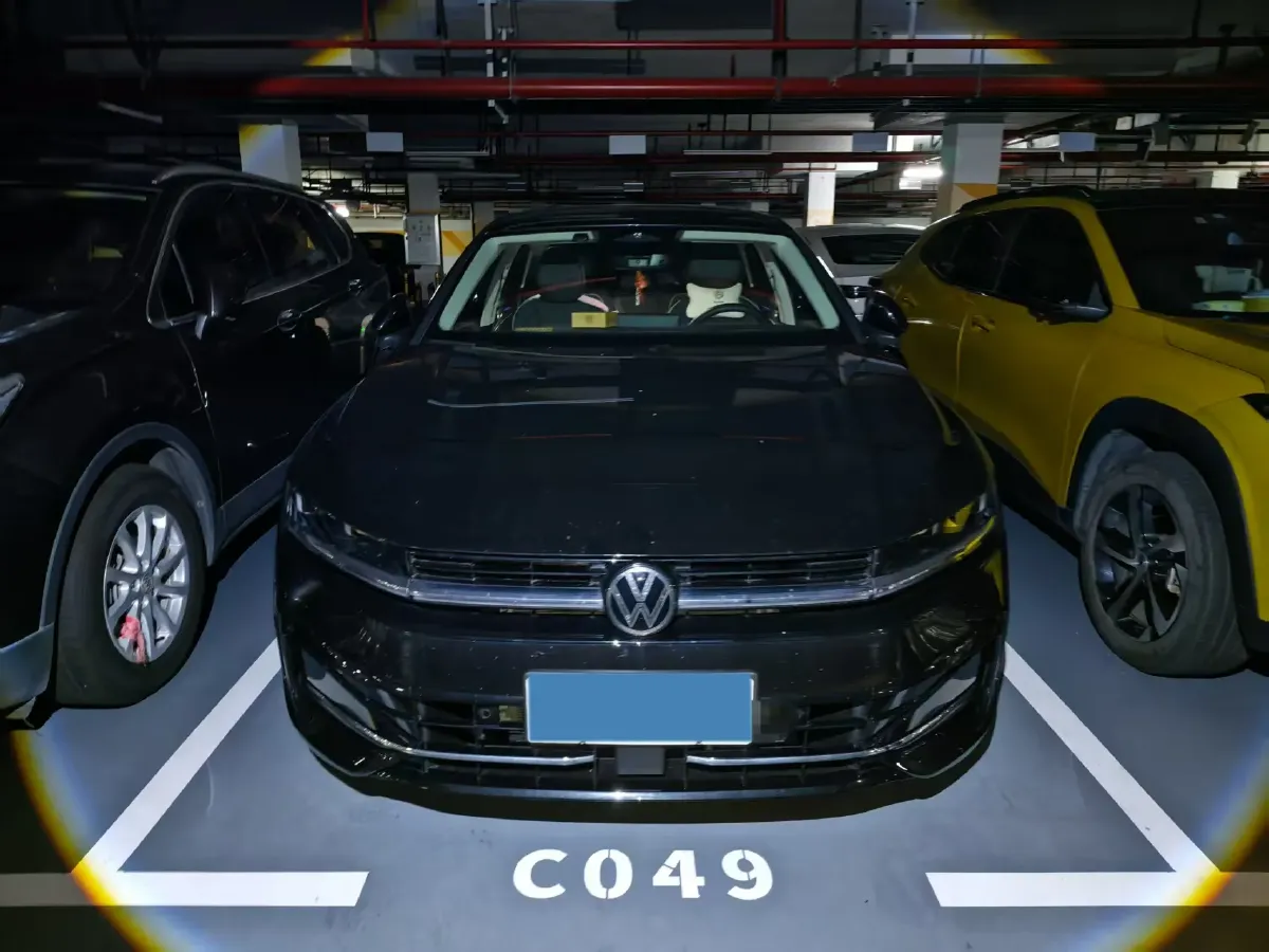 2026 Volkswagen Magotan 2.0T 220HP L4 7DCT,autocango,china used car exporter,china ev exporter,chinese used car exporter,chinese used ev exporter