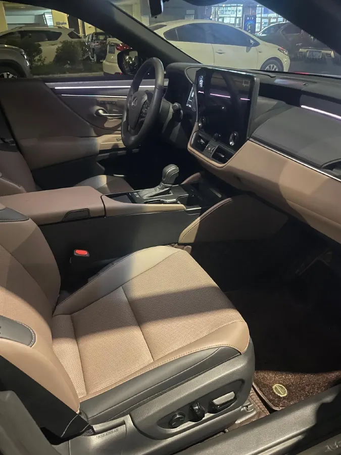 2025 Lexus ES 2.0L 173HP L4 CVT,autocango,china used car exporter,china ev exporter,chinese used car exporter,chinese used ev exporter