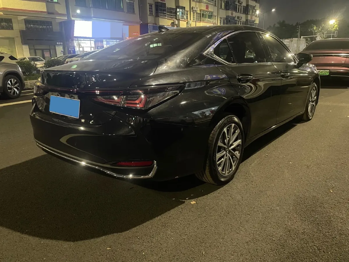 2025 Lexus ES 2.0L 173HP L4 CVT,autocango,china used car exporter,china ev exporter,chinese used car exporter,chinese used ev exporter