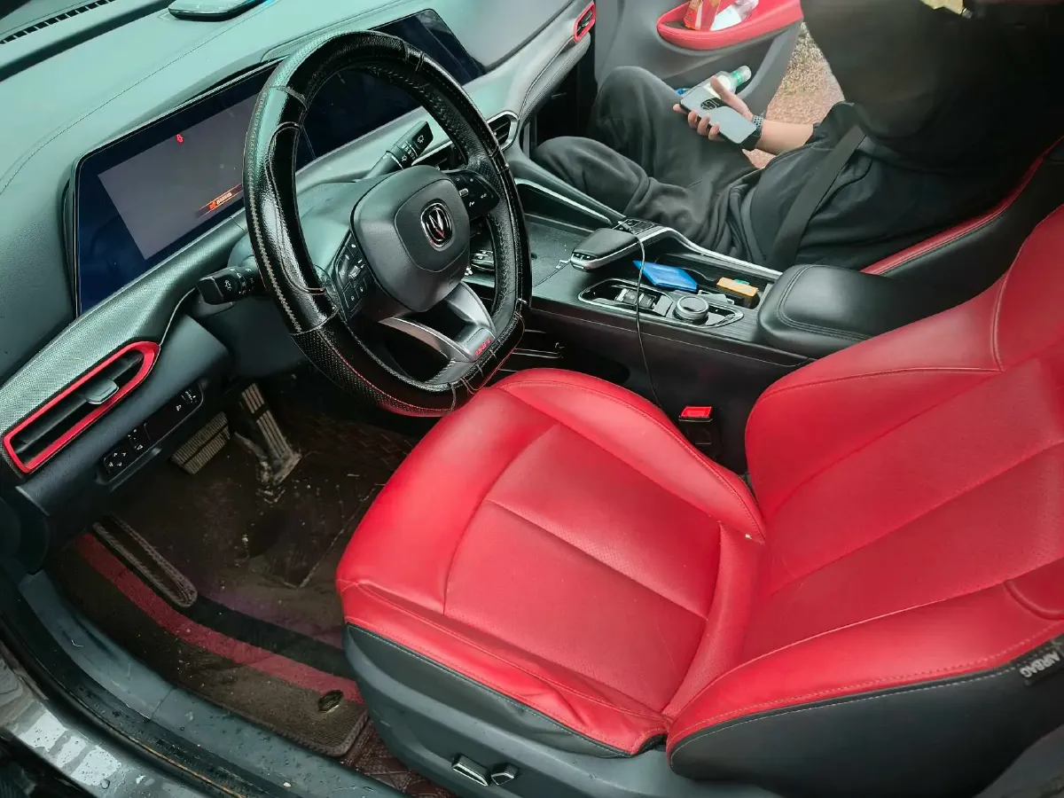 2020 ChangAn UNI-T 1.5T 180HP L4 7DCT,autocango,china used car exporter,china ev exporter,chinese used car exporter,chinese used ev exporter