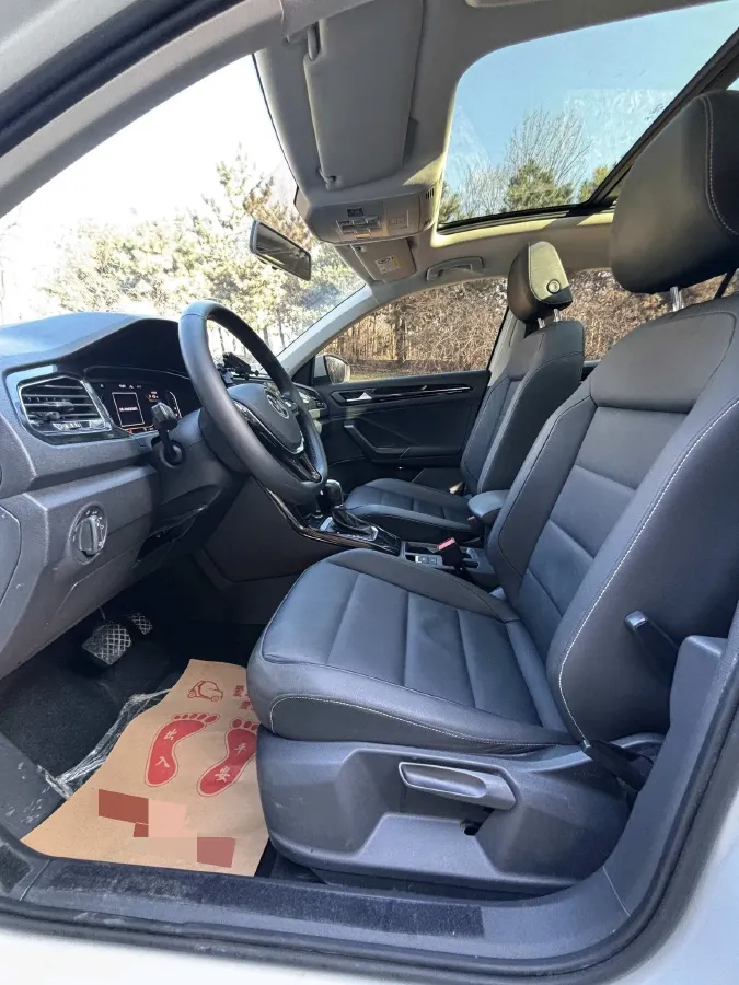 2021 Volkswagen T-Roc 1.4T 150HP L4 7DCT,autocango,china used car exporter,china ev exporter,chinese used car exporter,chinese used ev exporter