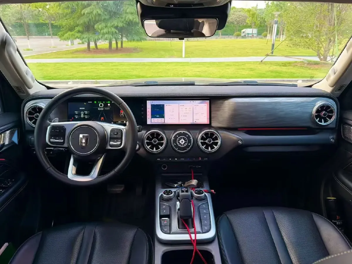 2023 Tank 300 2.0T 227HP L4 8AT,autocango,china used car exporter,china ev exporter,chinese used car exporter,chinese used ev exporter