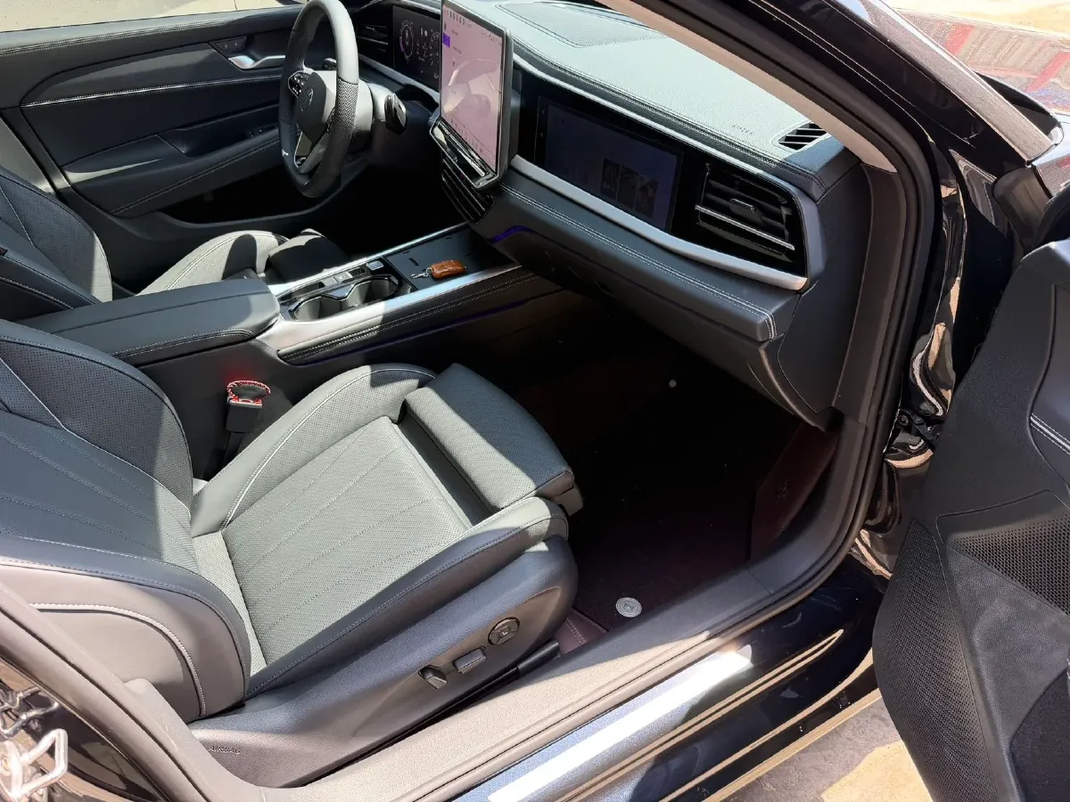 2026 Volkswagen Passat 2.0T 220HP L4 7DCT,autocango,china used car exporter,china ev exporter,chinese used car exporter,chinese used ev exporter