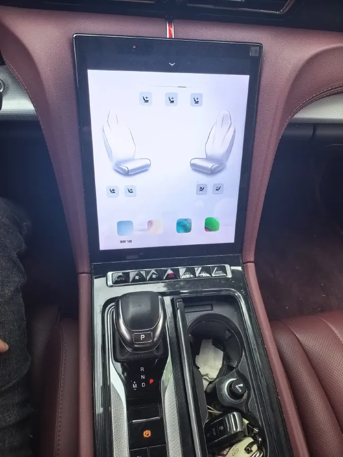 2024 HongQi H5 2.0T 224HP L4 8AT,autocango,china used car exporter,china ev exporter,chinese used car exporter,chinese used ev exporter