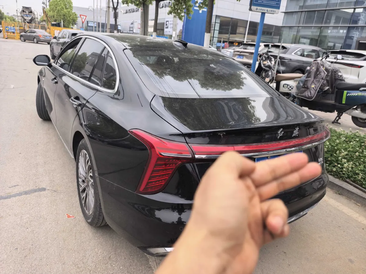 2024 HongQi H5 2.0T 224HP L4 8AT,autocango,china used car exporter,china ev exporter,chinese used car exporter,chinese used ev exporter