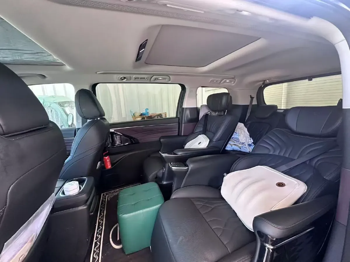 2024 GAC Trumpchi M8 2.0T 252HP L4 8AT,autocango,china used car exporter,china ev exporter,chinese used car exporter,chinese used ev exporter