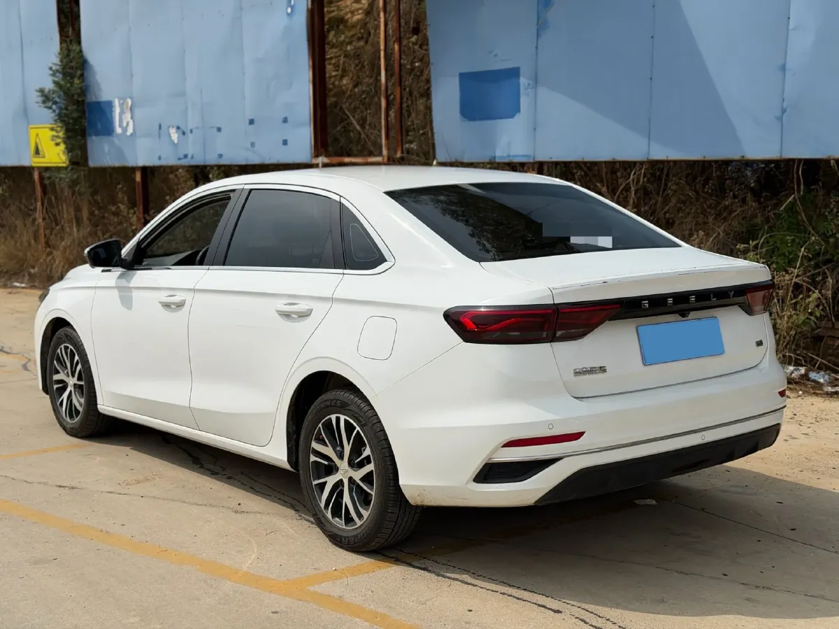 2022 Geely Emgrand 1.5L 114HP L4 5MT,autocango,china used car exporter,china ev exporter,chinese used car exporter,chinese used ev exporter