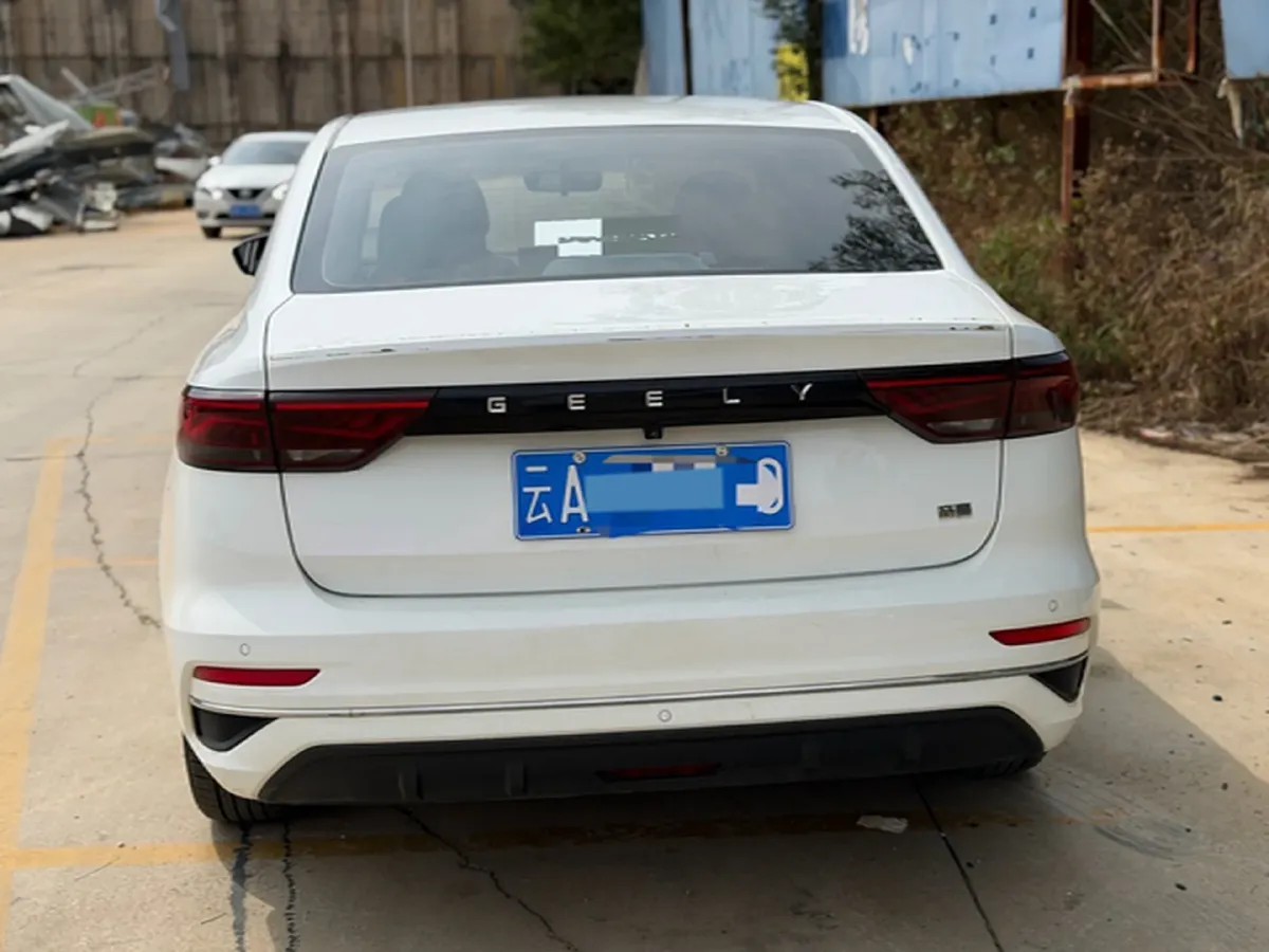 2022 Geely Emgrand 1.5L 114HP L4 5MT,autocango,china used car exporter,china ev exporter,chinese used car exporter,chinese used ev exporter