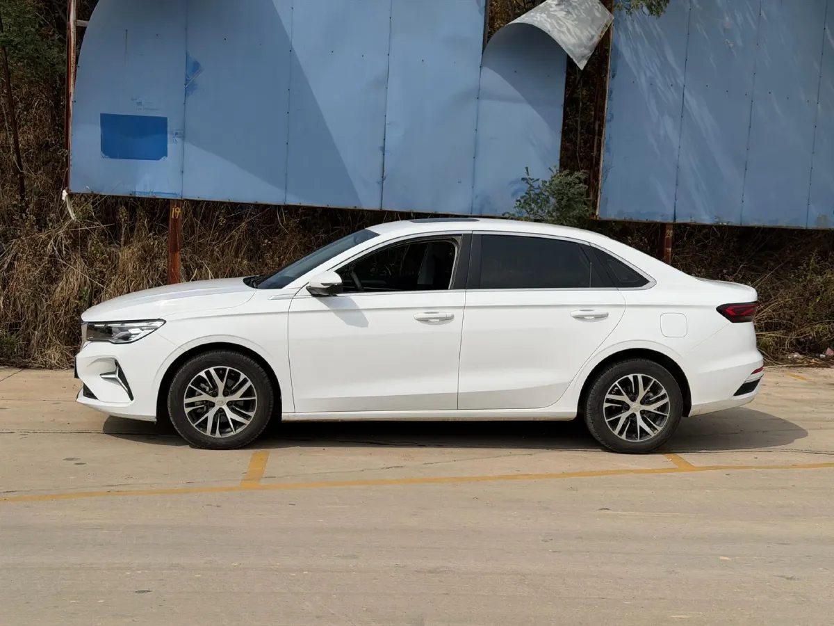 2022 Geely Emgrand 1.5L 114HP L4 5MT,autocango,china used car exporter,china ev exporter,chinese used car exporter,chinese used ev exporter