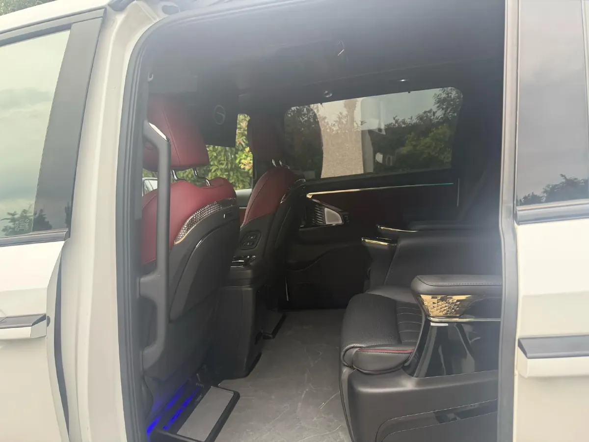 2023 GAC Trumpchi M8 2.0T 252HP L4 8AT,autocango,china used car exporter,china ev exporter,chinese used car exporter,chinese used ev exporter