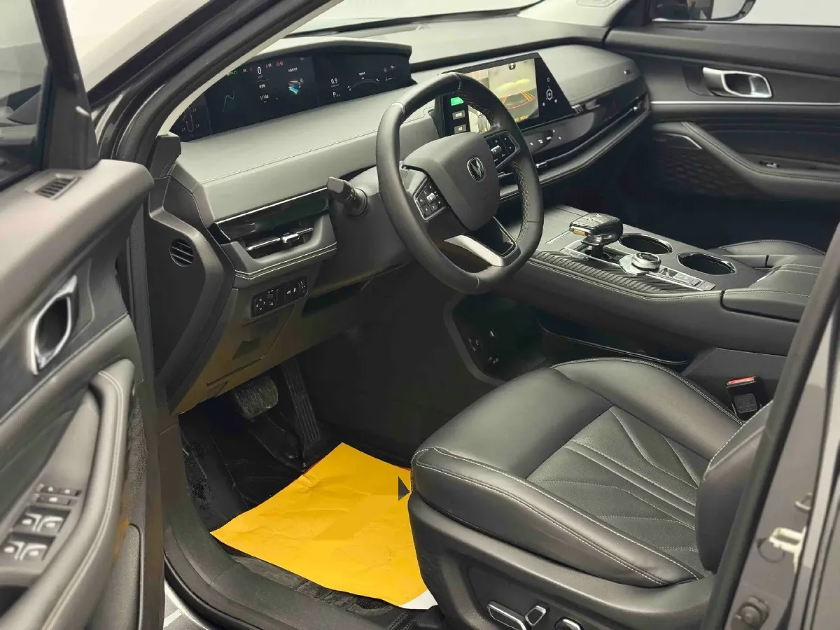 2023 ChangAn UNI-K 2.0T 233HP L4 8AT,autocango,china used car exporter,china ev exporter,chinese used car exporter,chinese used ev exporter