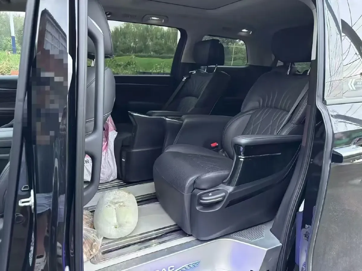 2024 GAC Trumpchi M8 2.0T 252HP L4 8AT,autocango,china used car exporter,china ev exporter,chinese used car exporter,chinese used ev exporter