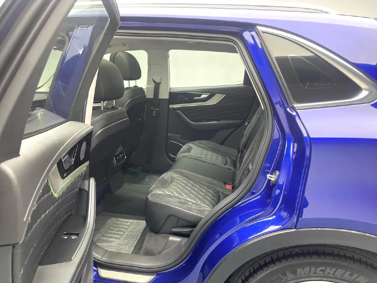 2019 HongQi HS5 2.0T 224HP L4 6AT,autocango,china used car exporter,china ev exporter,chinese used car exporter,chinese used ev exporter