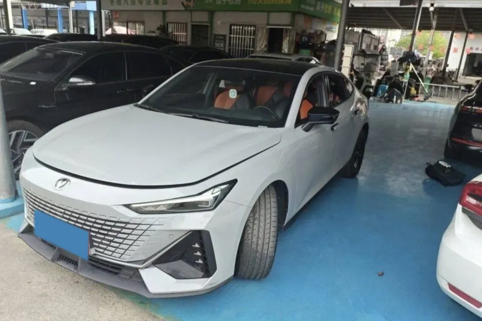 2022 ChangAn UNI-V 1.5T 188HP L4 7DCT,autocango,china used car exporter,china ev exporter,chinese used car exporter,chinese used ev exporter