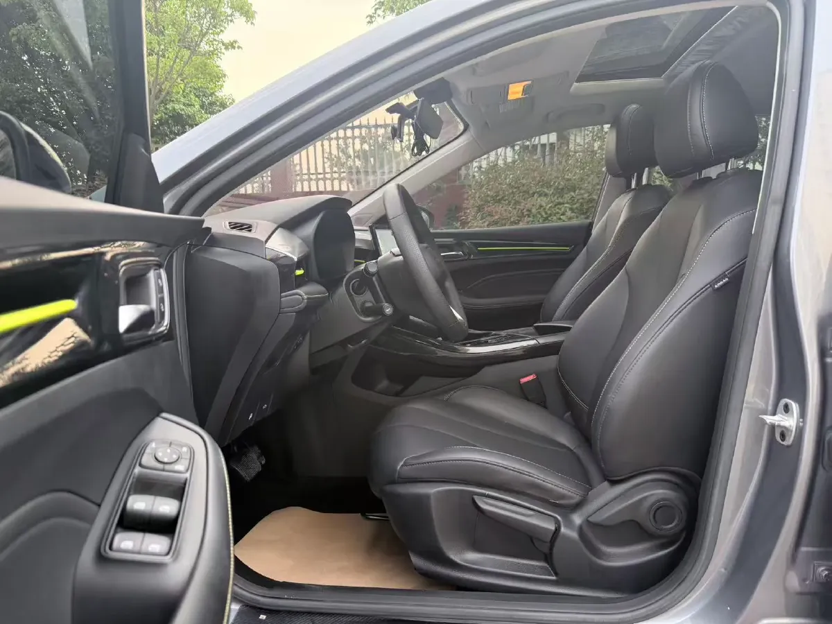 2021 Roewe i5 1.5L 120HP L4 CVT,autocango,china used car exporter,china ev exporter,chinese used car exporter,chinese used ev exporter