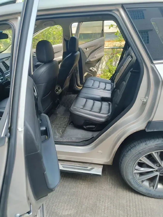 2019 Jetour X90 1.5T 147HP L4 6MT,autocango,china used car exporter,china ev exporter,chinese used car exporter,chinese used ev exporter