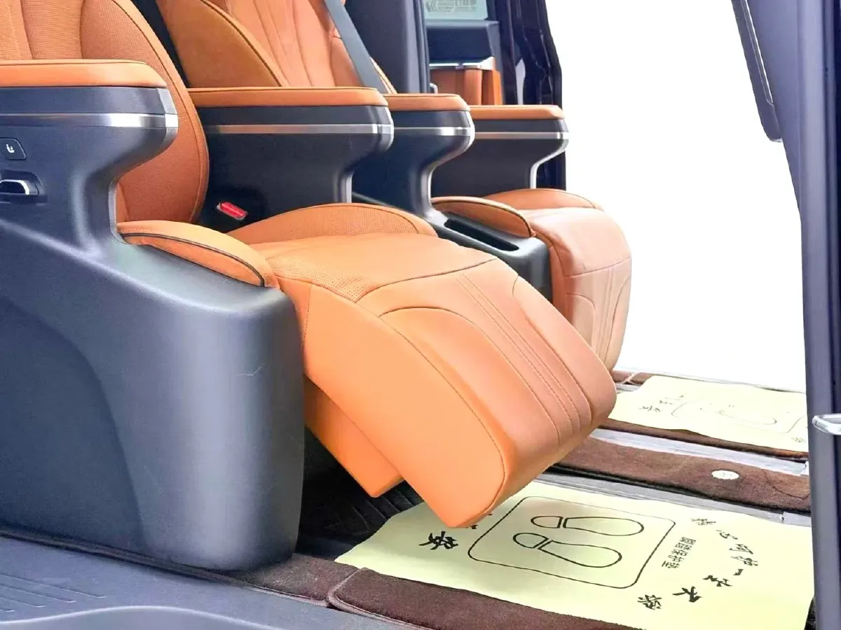 2023 HongQi HQ9 2.0T 252HP L4 8AT,autocango,china used car exporter,china ev exporter,chinese used car exporter,chinese used ev exporter