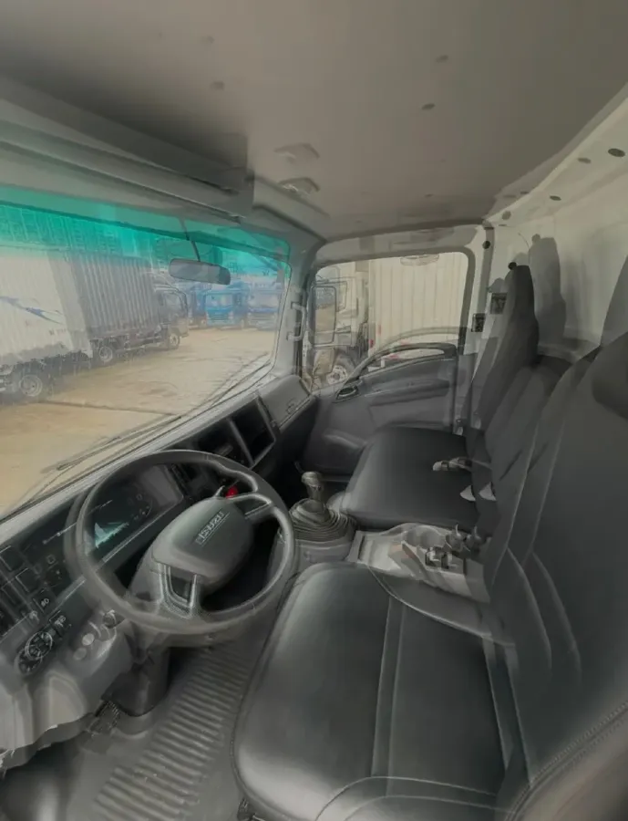 2019 MAXUS XinTu V80 2.5T 136HP L4 6MT,autocango,china used car exporter,china ev exporter,chinese used car exporter,chinese used ev exporter