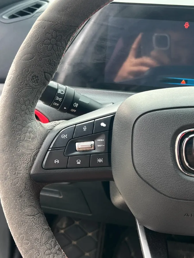 2020 ChangAn UNI-T 1.5T 180HP L4 7DCT,autocango,china used car exporter,china ev exporter,chinese used car exporter,chinese used ev exporter