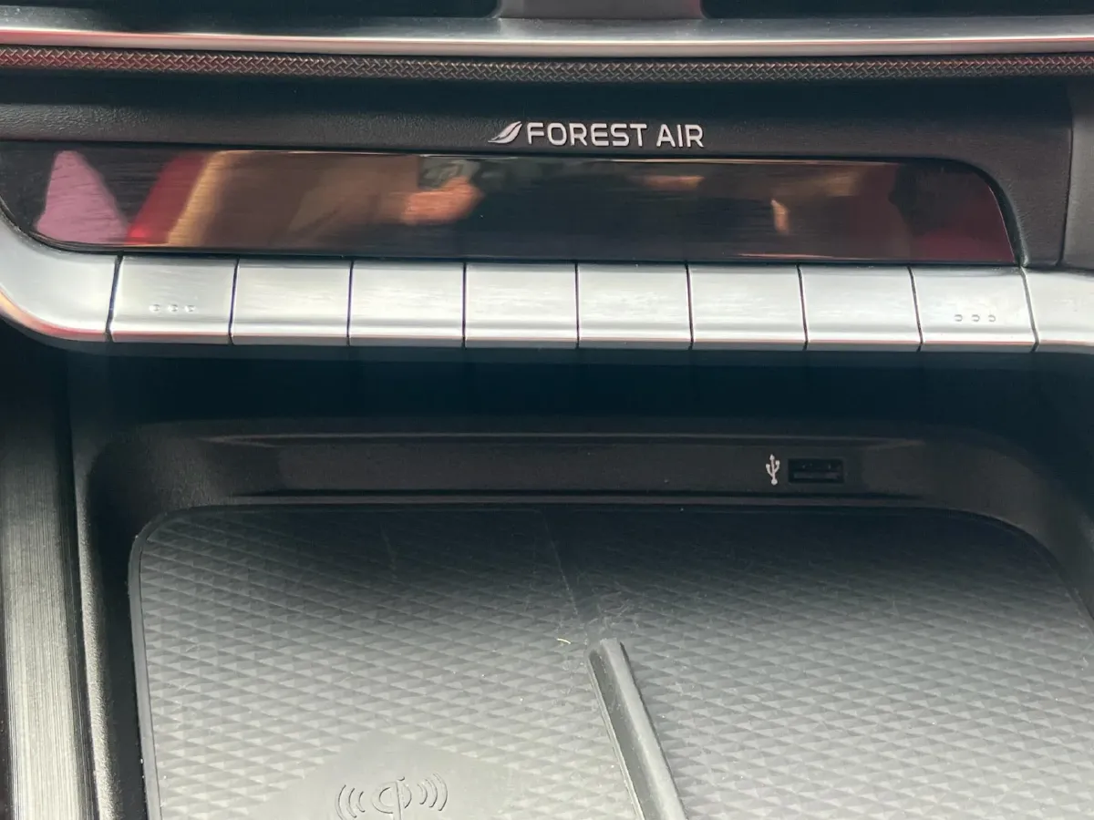 2020 ChangAn UNI-T 1.5T 180HP L4 7DCT,autocango,china used car exporter,china ev exporter,chinese used car exporter,chinese used ev exporter