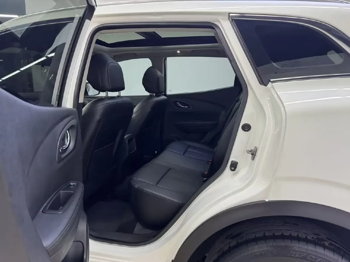 2017 Renault Kadjar 2.0L 150HP L4 CVT,autocango,china used car exporter,china ev exporter,chinese used car exporter,chinese used ev exporter