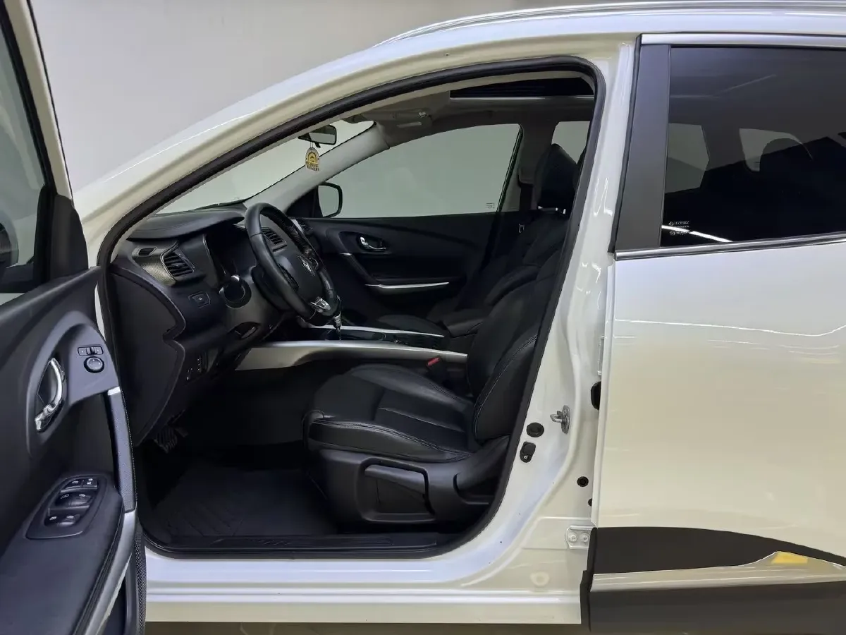 2017 Renault Kadjar 2.0L 150HP L4 CVT,autocango,china used car exporter,china ev exporter,chinese used car exporter,chinese used ev exporter