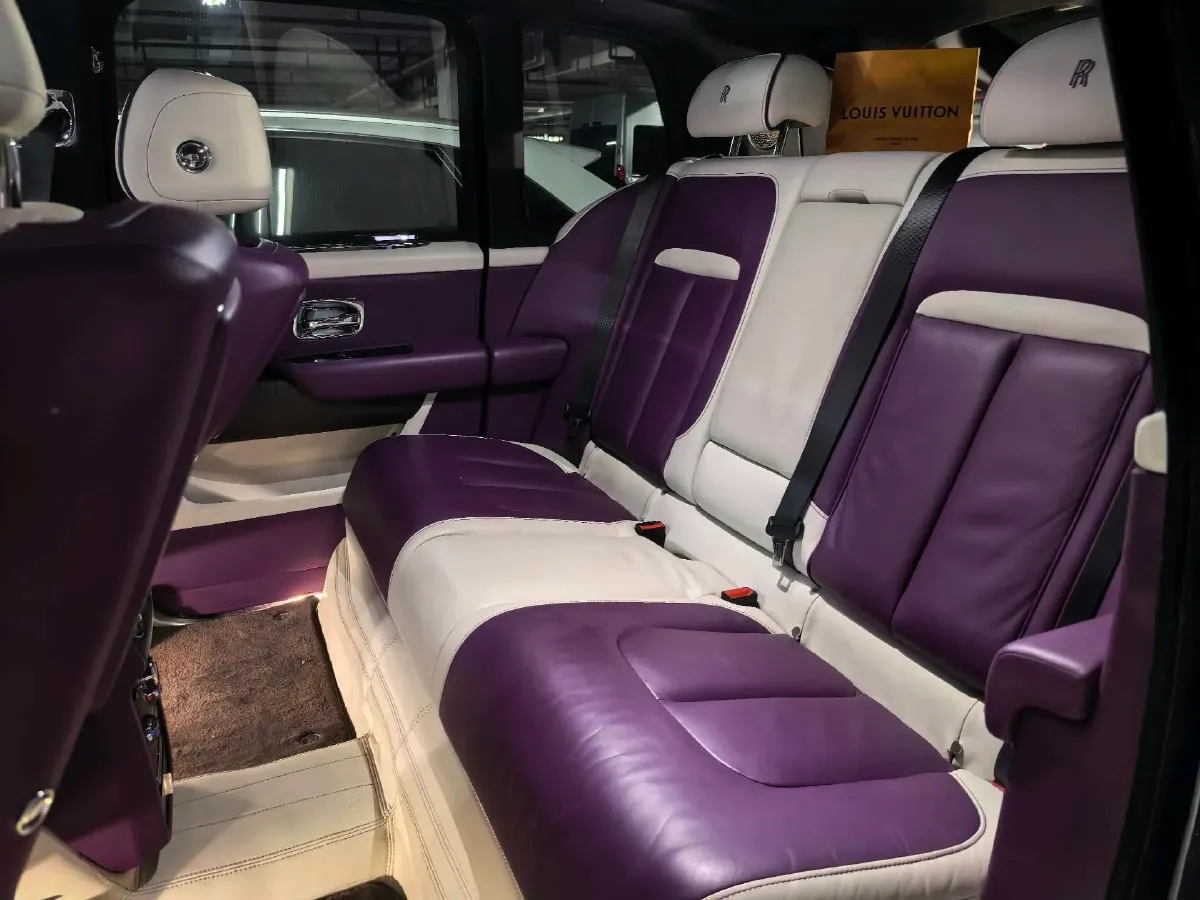 2018 Rolls-Royce Cullinan 6.7T 571HP V12 8AT,autocango,china used car exporter,china ev exporter,chinese used car exporter,chinese used ev exporter