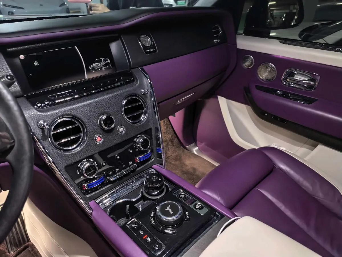 2018 Rolls-Royce Cullinan 6.7T 571HP V12 8AT,autocango,china used car exporter,china ev exporter,chinese used car exporter,chinese used ev exporter