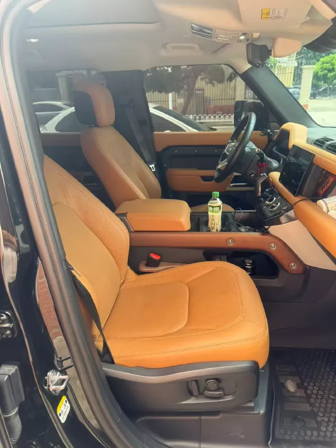 2023 Land Rover Defender 3.0T 400HP L6 8AT,autocango,china used car exporter,china ev exporter,chinese used car exporter,chinese used ev exporter