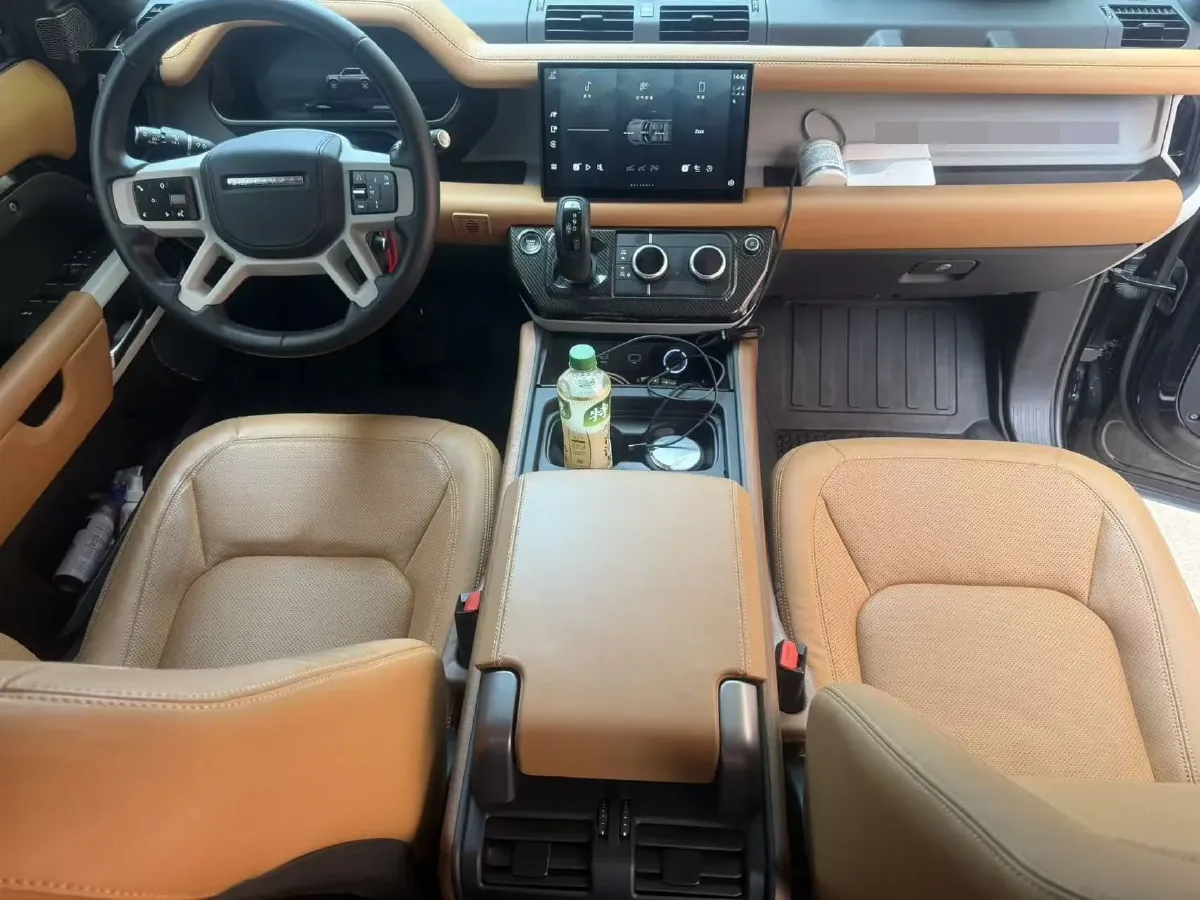 2023 Land Rover Defender 3.0T 400HP L6 8AT,autocango,china used car exporter,china ev exporter,chinese used car exporter,chinese used ev exporter