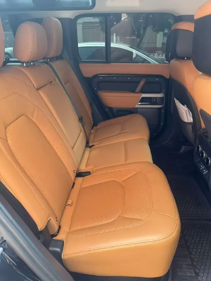 2023 Land Rover Defender 3.0T 400HP L6 8AT,autocango,china used car exporter,china ev exporter,chinese used car exporter,chinese used ev exporter