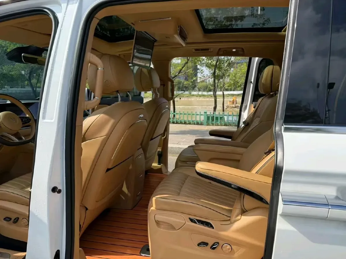 2022 Voyah Dream 1.5T 136HP L4 PHEV 25.57KWH,autocango,china used car exporter,china ev exporter,chinese used car exporter,chinese used ev exporter