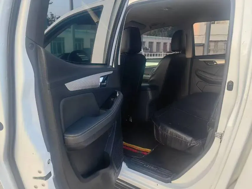 2020 JMC BaoDian 2.5T 140HP L4 5MT,autocango,china used car exporter,china ev exporter,chinese used car exporter,chinese used ev exporter